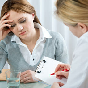 На приеме с дистонией